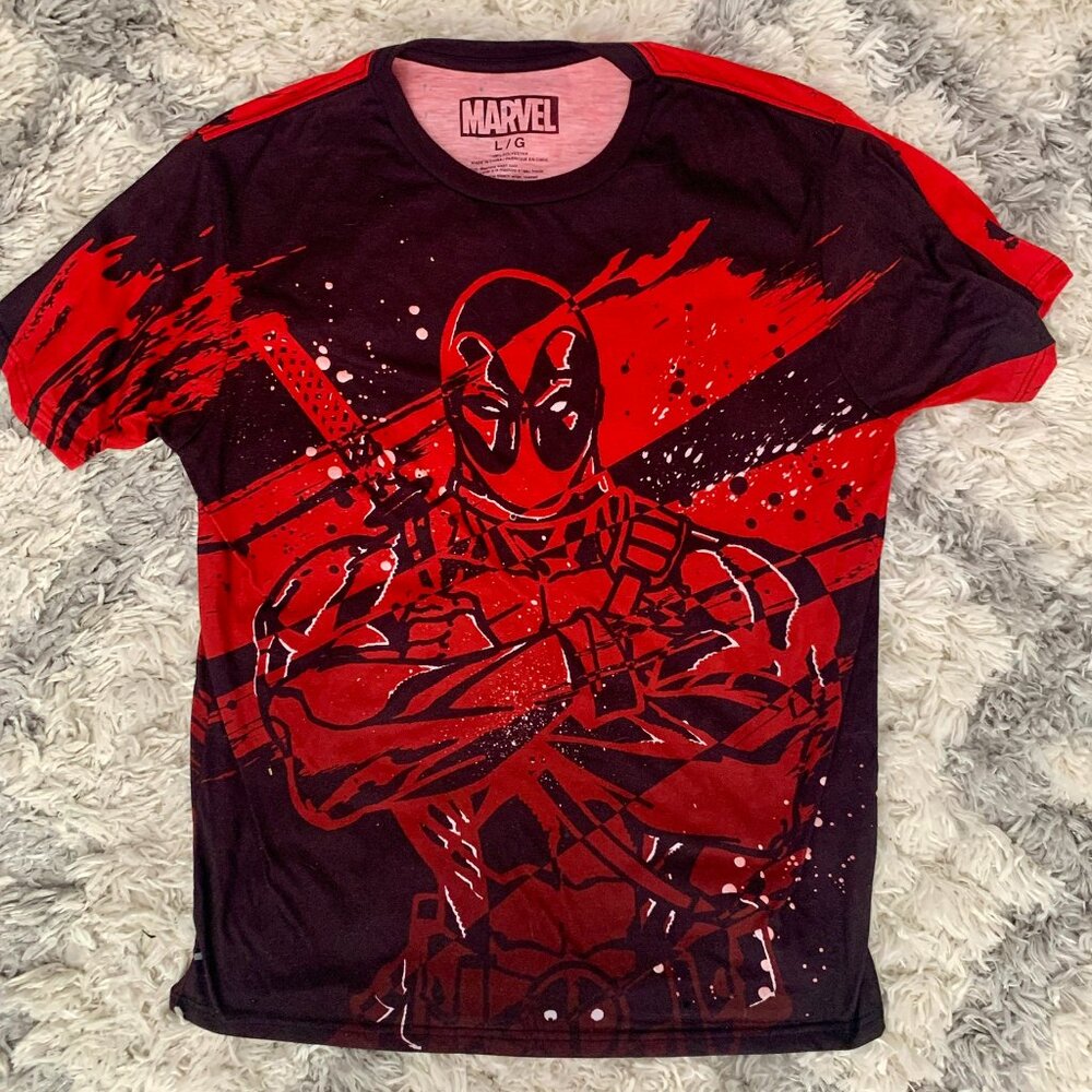 Marvel Deadpool All Over Print AOP Men's Large Red Comic MCU